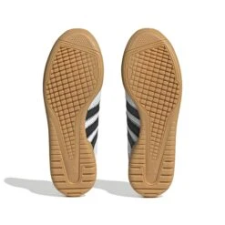 Chaussures Indoor Adidas Spezial Light -Basketball Produits Magasin adidas hq3518 4 footwear photography bottom view white